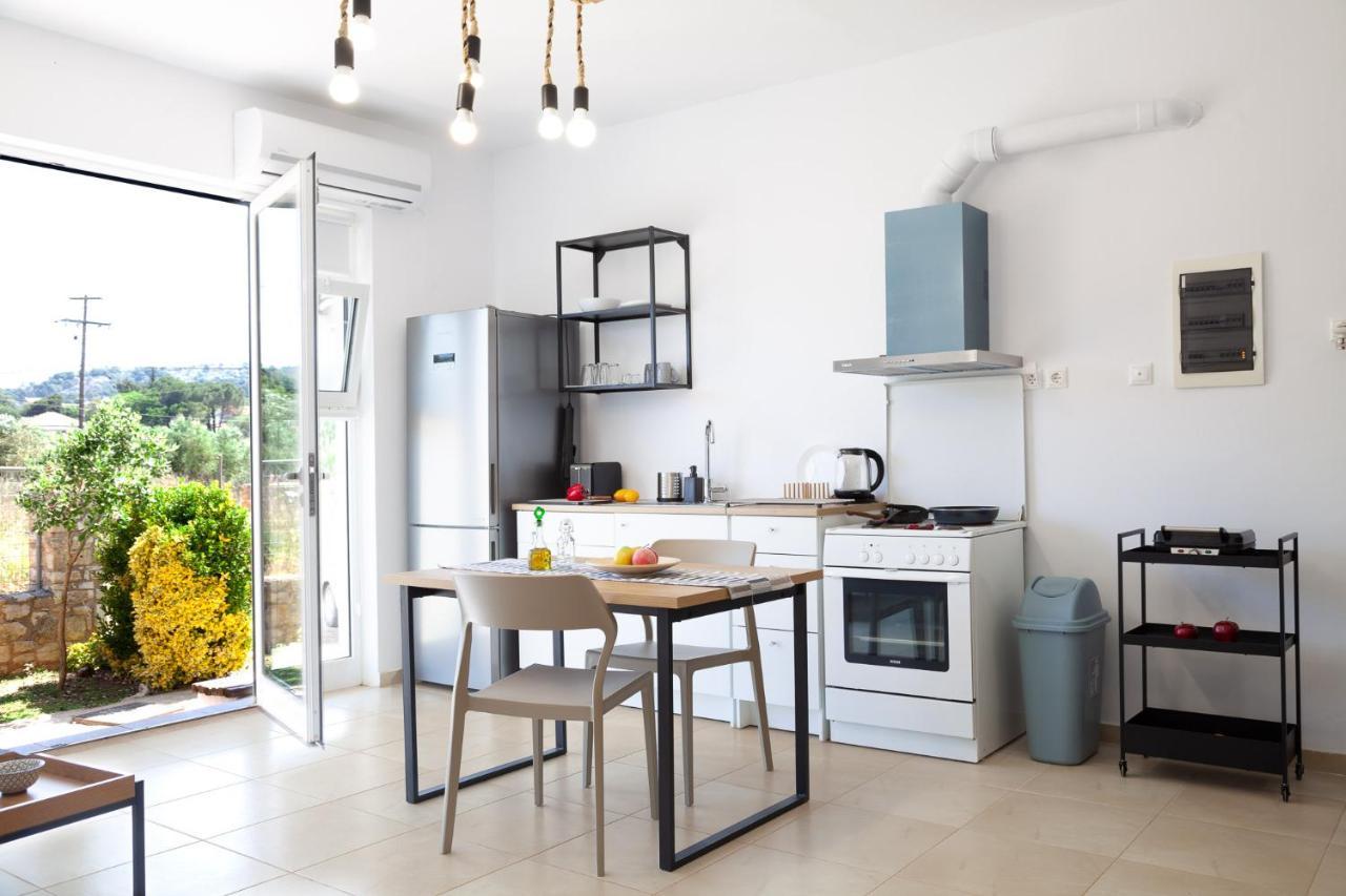 Livingfy Apt With Mountain View & Garden Vámos Exteriér fotografie