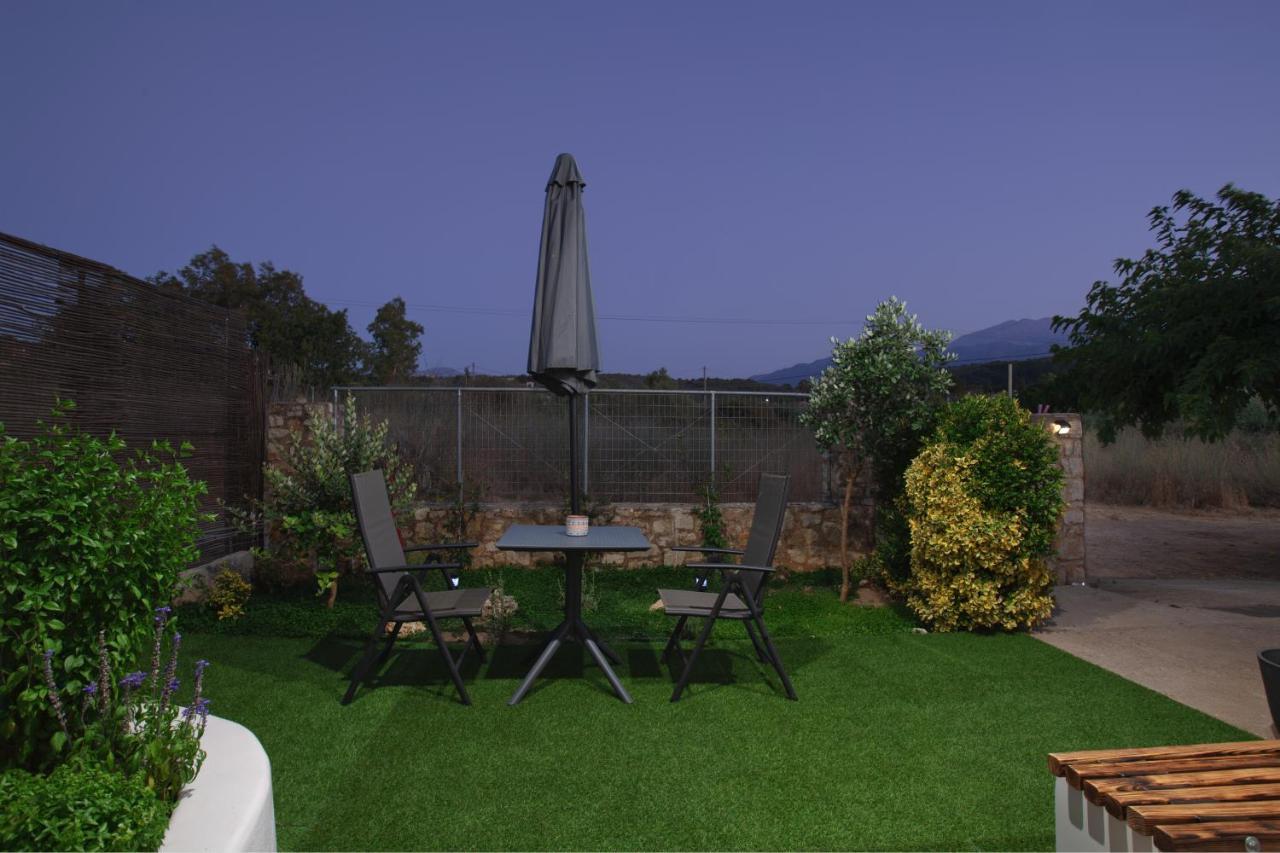 Livingfy Apt With Mountain View & Garden Vámos Exteriér fotografie